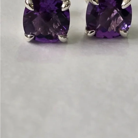 Tiffany & Co. Sparklers earrings in amethyst - Picture 7 of 7